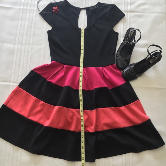Karin Stevens Dress, black pink coral, sz M - Picture 3 of 8